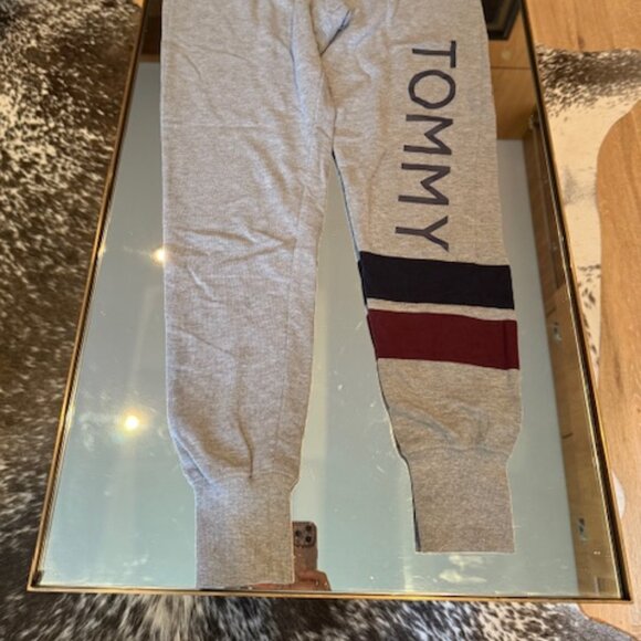 Pre-loved Tommy Hilfiger Light Grey Heathered Sweatpants - Ladies XS - Picture 2 of 6